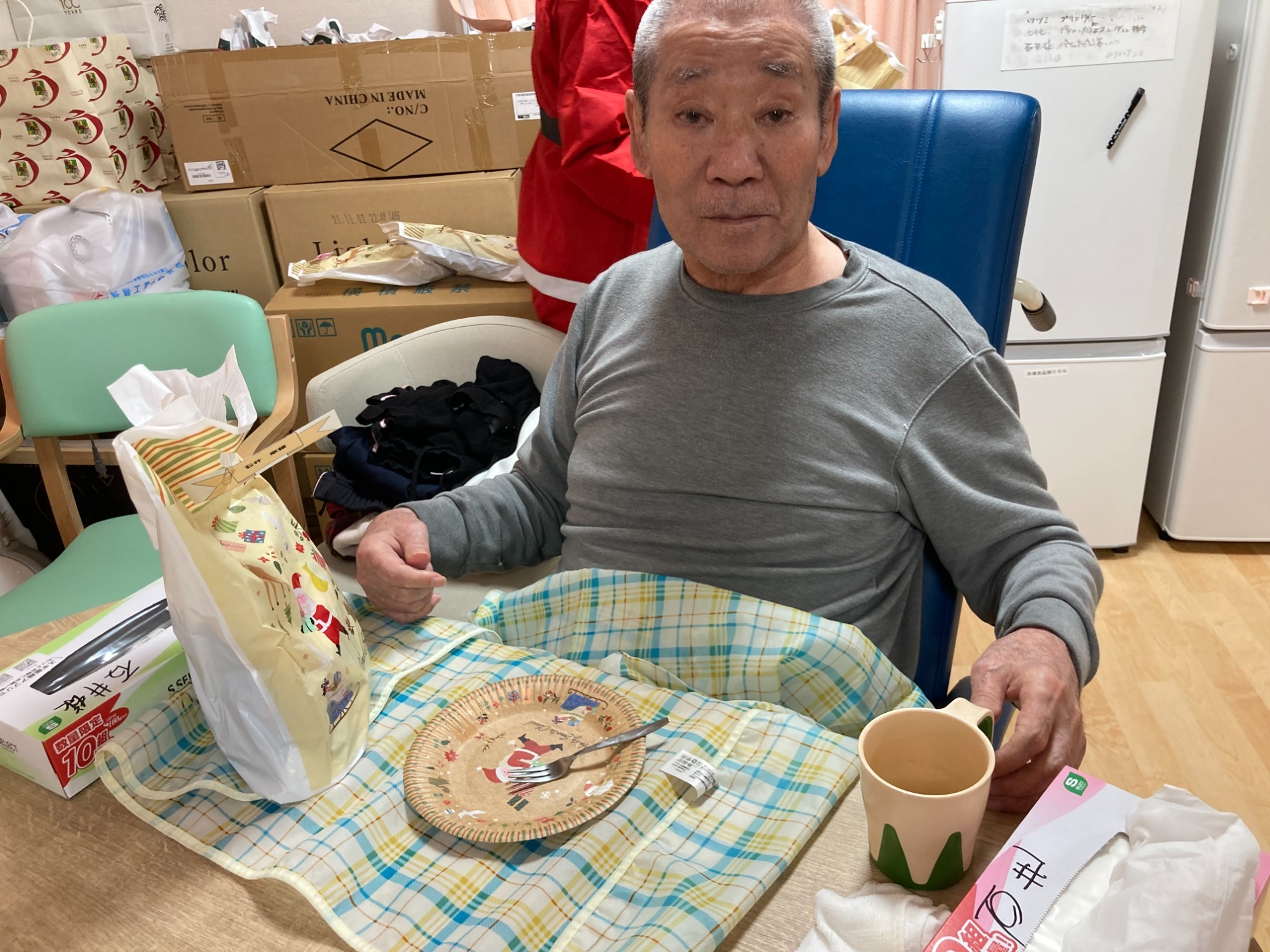 写真：利用者様とスタッフ