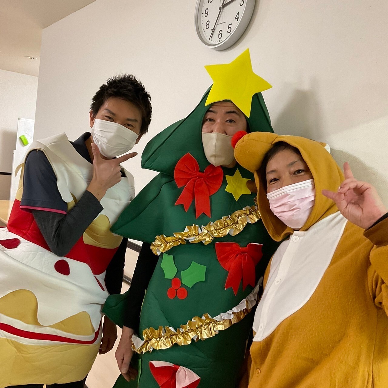 写真：利用者様とスタッフ