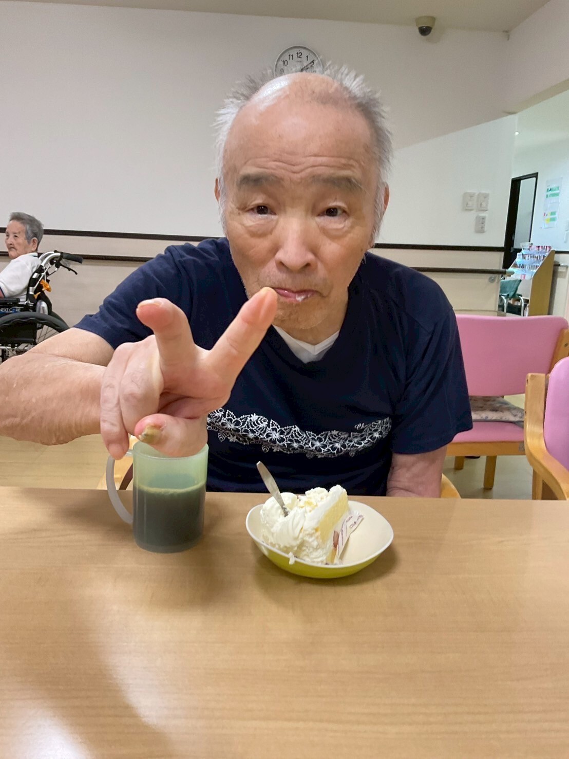 写真：利用者様とスタッフ