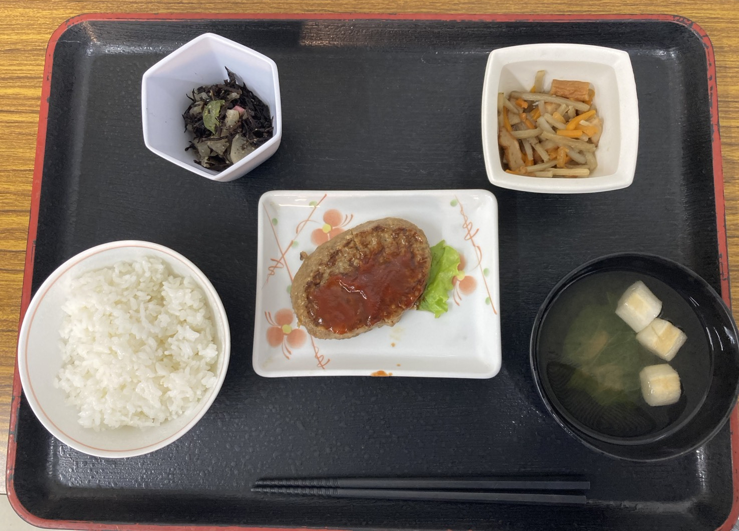 写真：バリエーション豊かな食事
