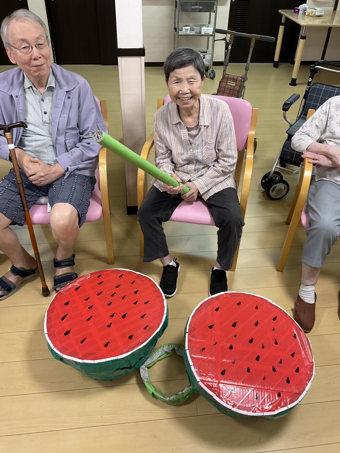写真：利用者様とスタッフ