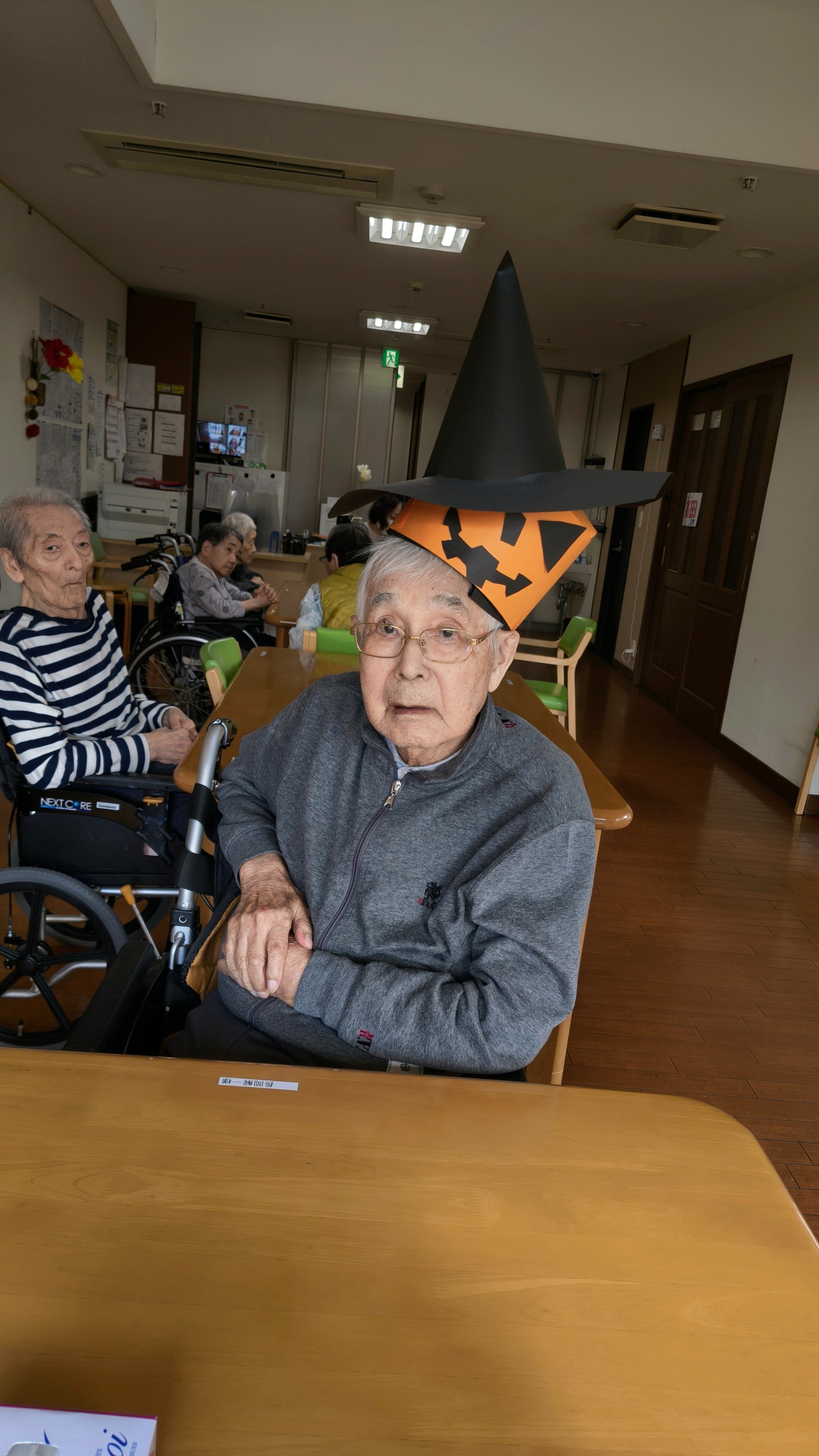 写真：利用者様とスタッフ